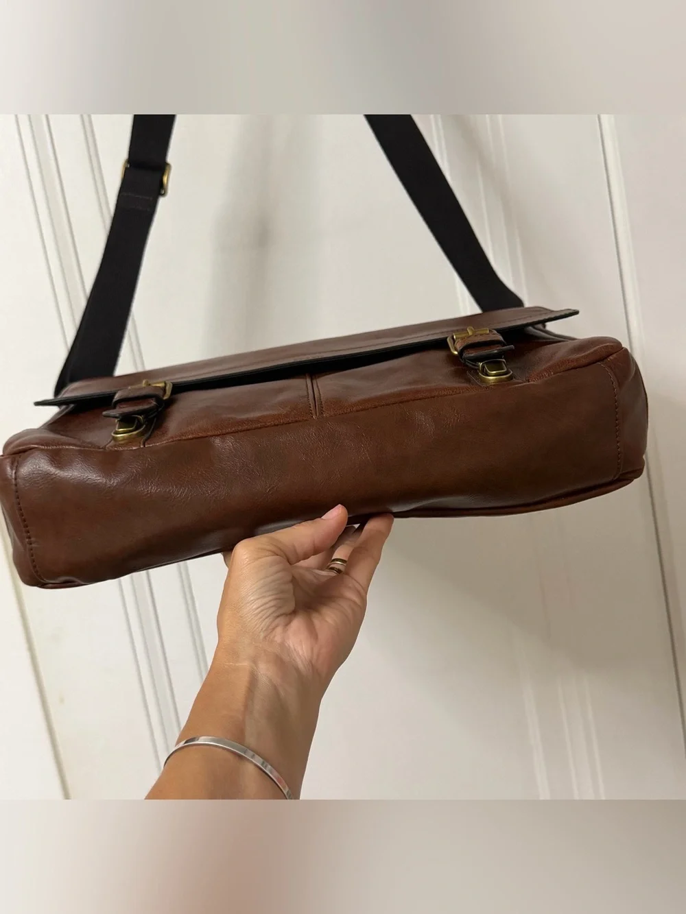 Fossil Brown Leather laptop Messenger Bag with Embossed Logo New